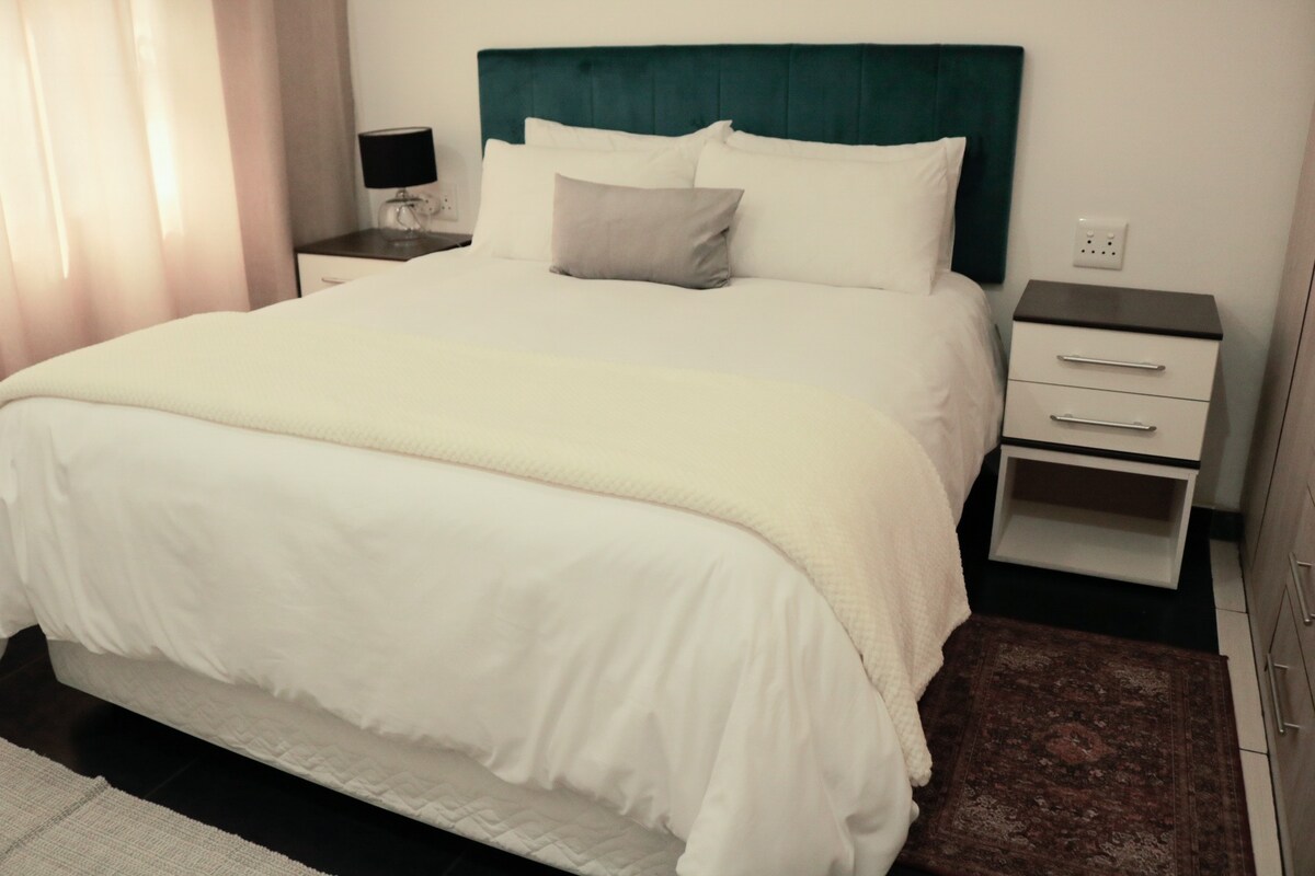 2 Bedroom apartment around CBD convenient comfort