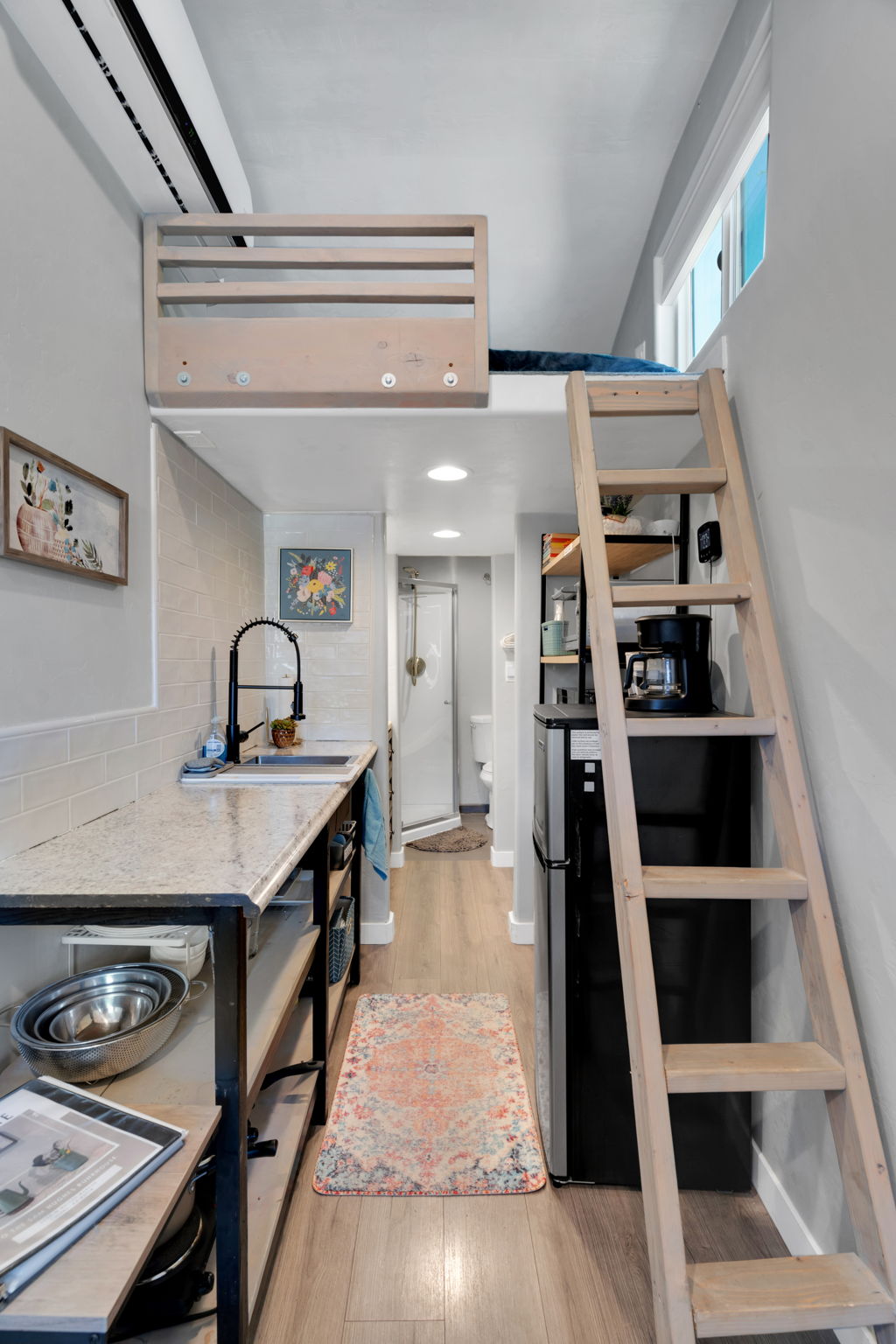 Tiny house-UofA-Downtown-cafe-bars-loft-Casita D