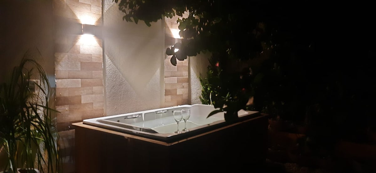 Casa com Jacuzzi II