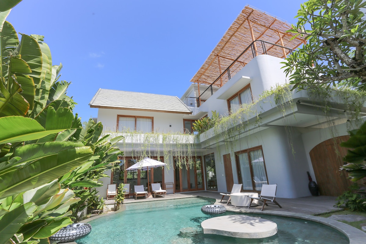 3BR Villa w/ Private Pool 250m to Bingin Sea Views