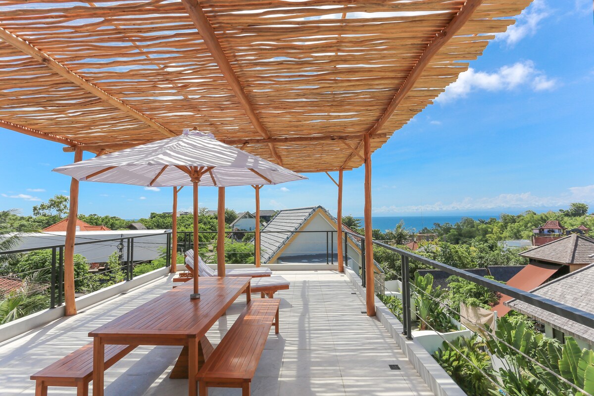 3BR Villa w/ Private Pool 250m to Bingin Sea Views