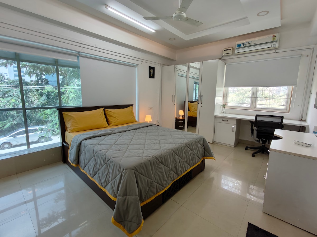 Mahim-Executive room with free wifi & car parking