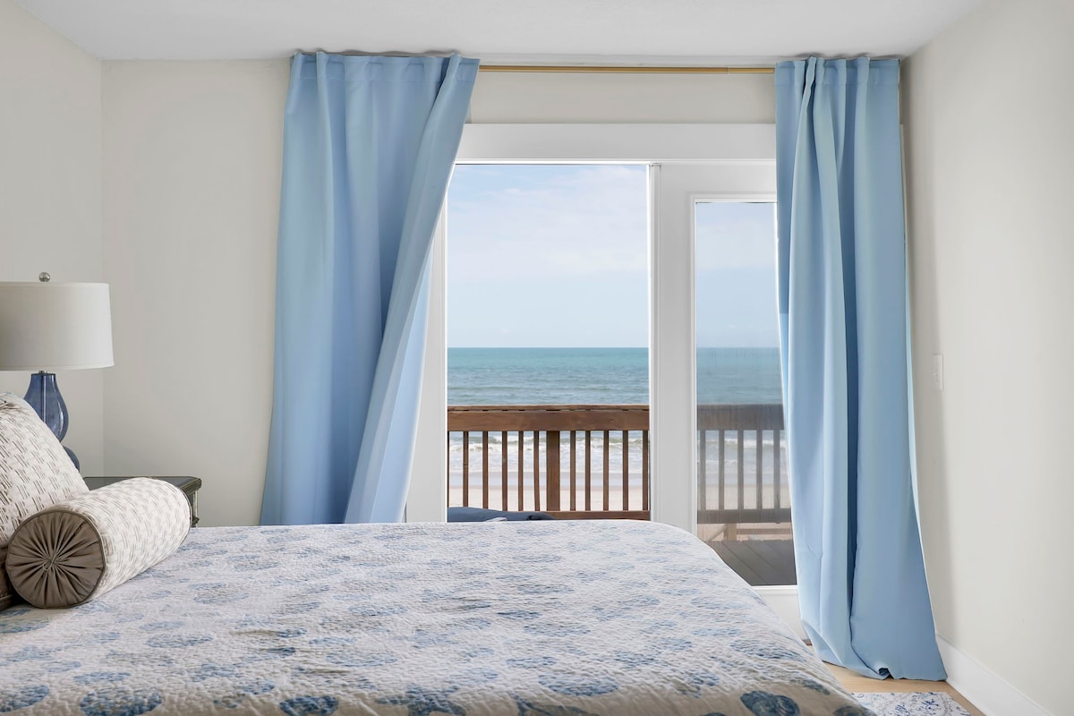 Private Beachfront | 2 Panoramic Decks | Luxury BR