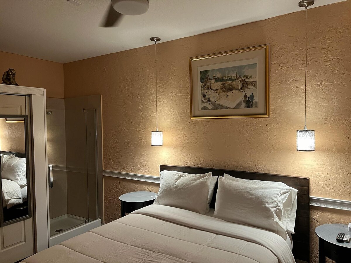 Private room in Riviera Beach