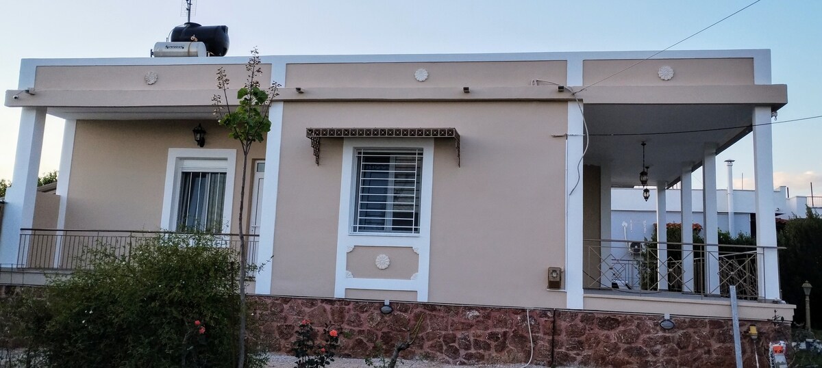 Detached house with pine near Nafplio