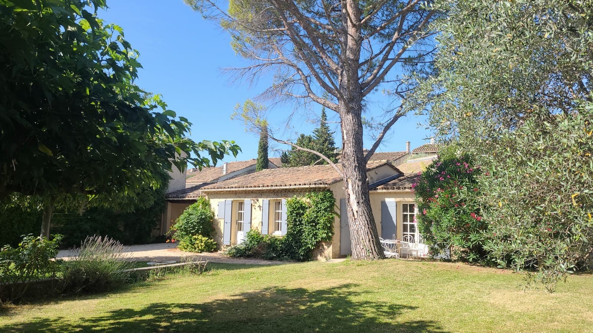 Charming cottage in a wooded park