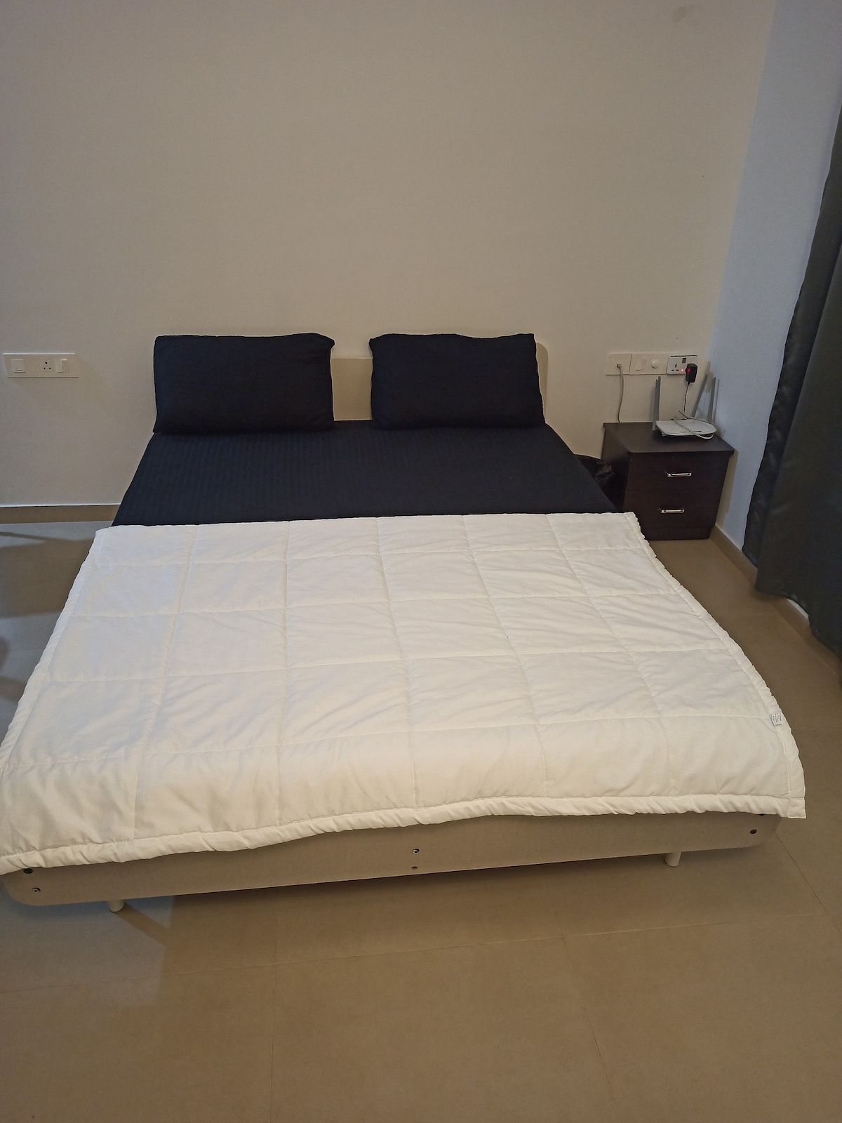 Private Room in a 2bhk (Non AC) - Bhartiya City