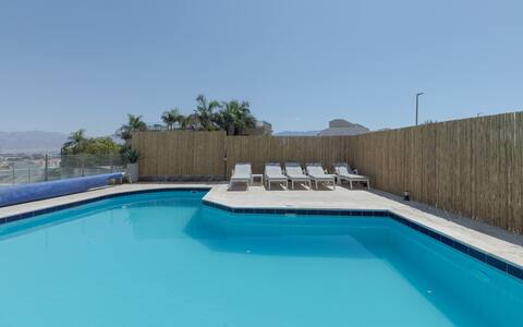 Villa Keshet Eilat - 6 bedrooms and a heated pool