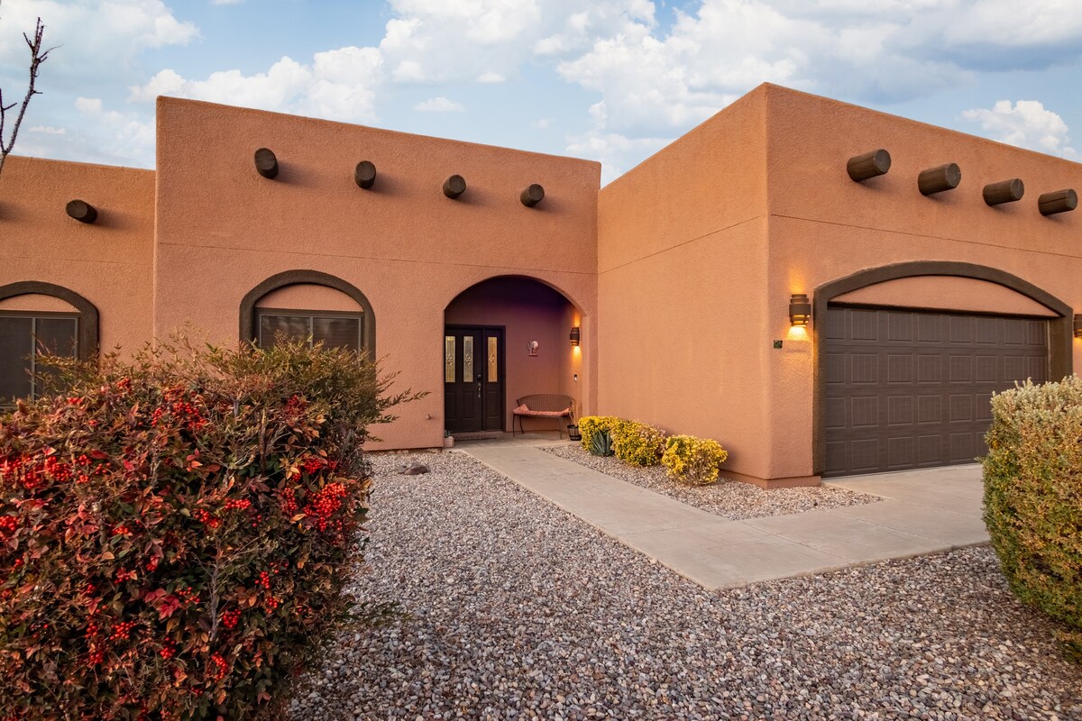 Huachuca Hacienda
 *10 min from Fort Huachuca*