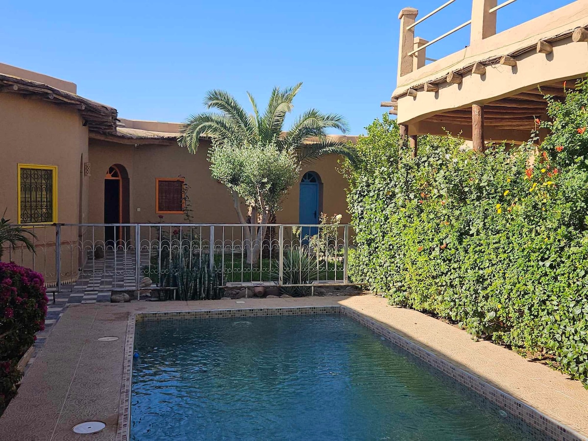 maison typique marocaine avec piscine sécurisée