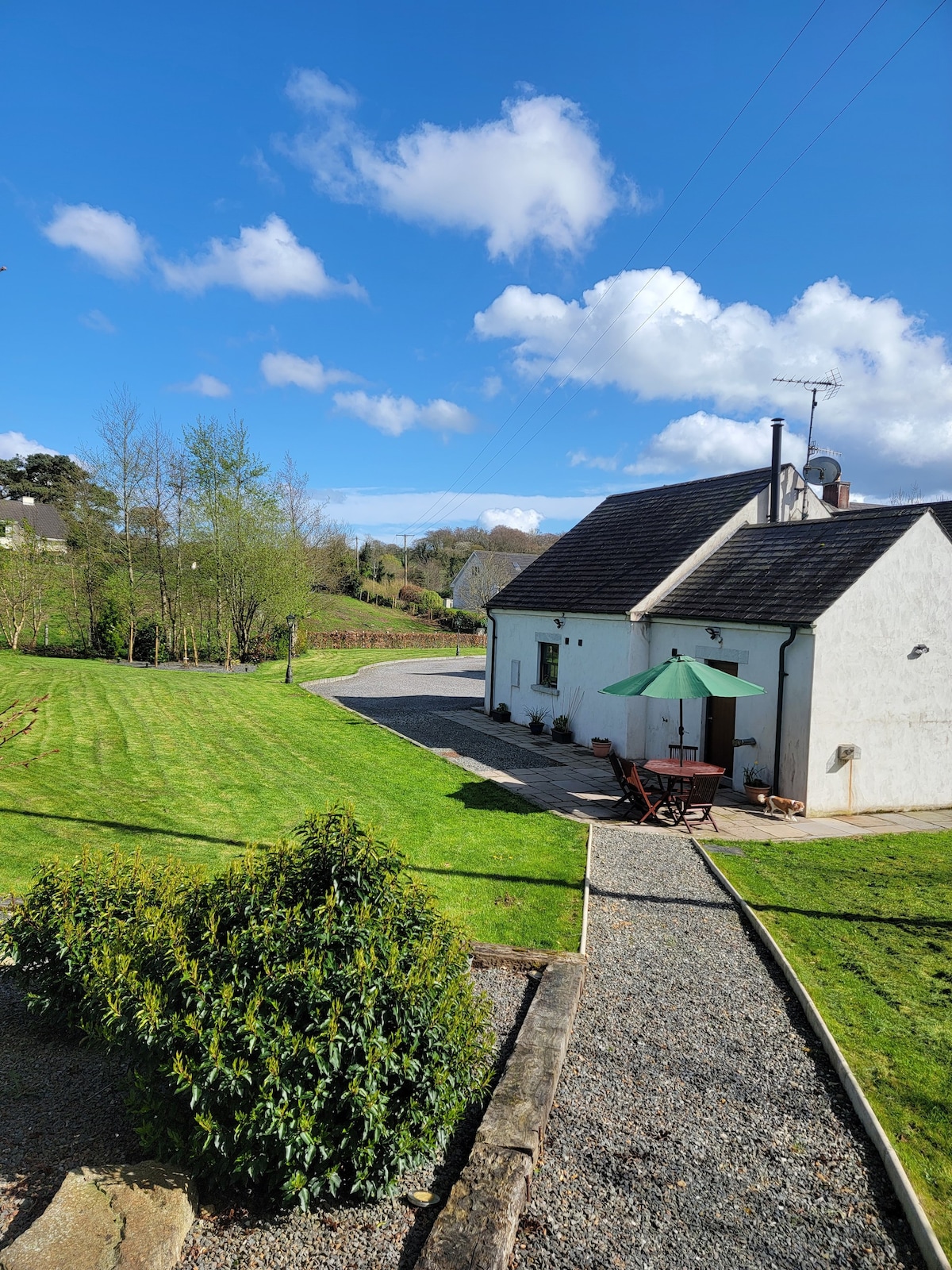 Cosy cottage in country setting - with hottub