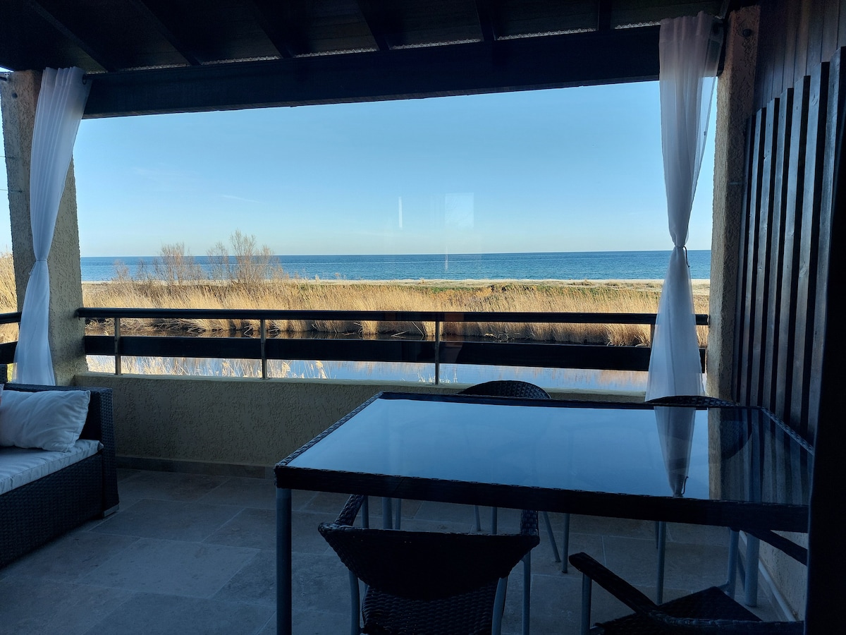 Bel appartement avec sa terrasse vue sur mer