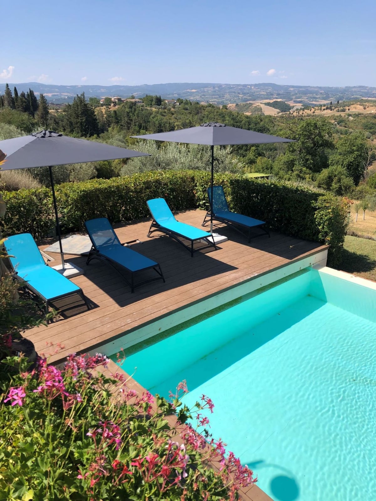 Villa con piscina con vista  in Toscana-Certaldo