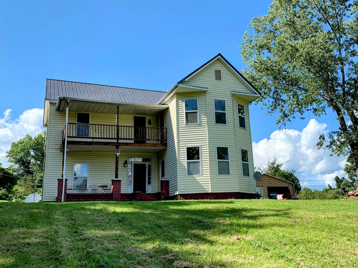 Historic Home near Abingdon & Damascus