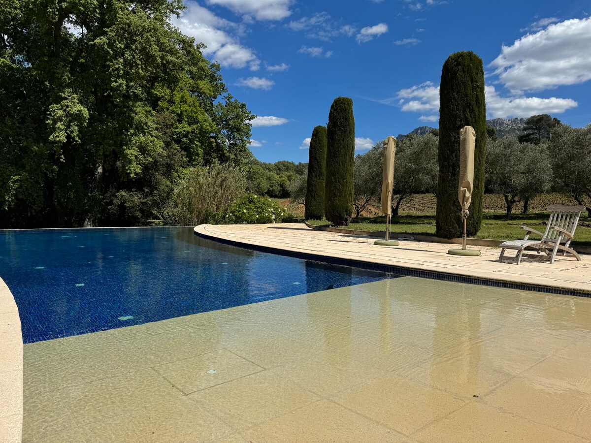 Le Château Ferry Lacombe-700m²-piscine-17 pers.