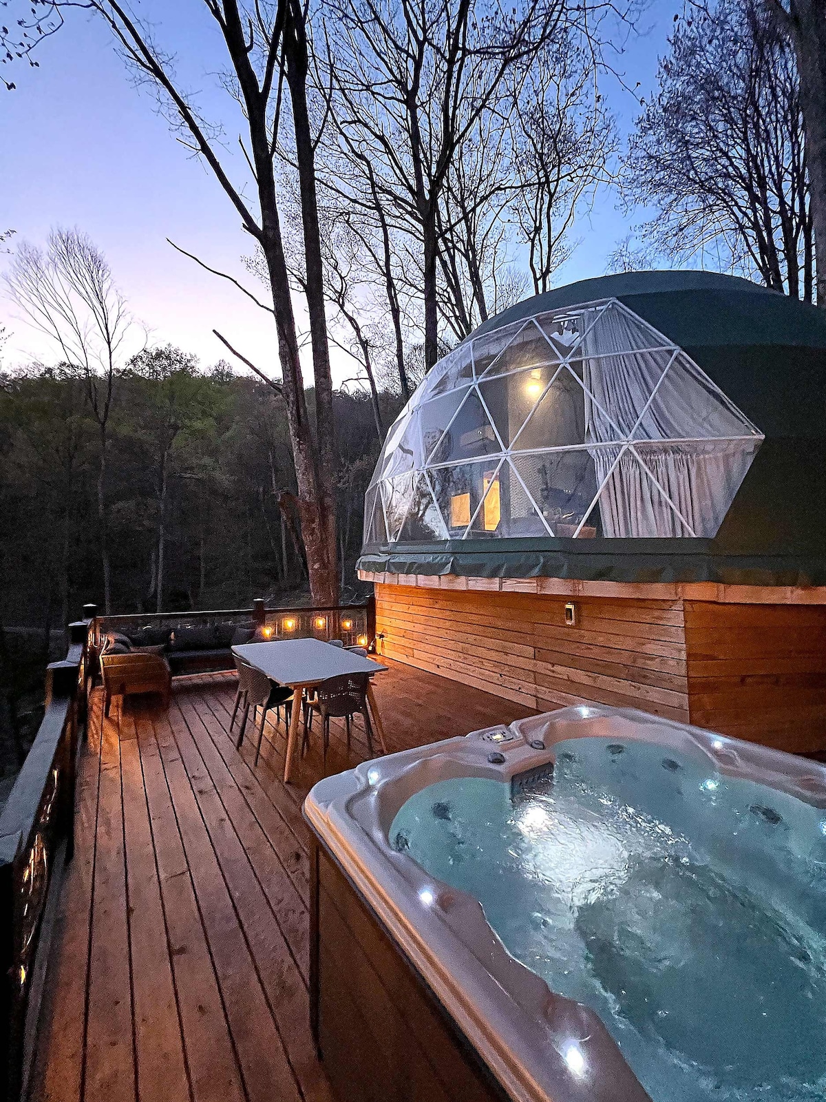 Asheville Dome Sleeps 6 + Hot Tub + Mountain Views