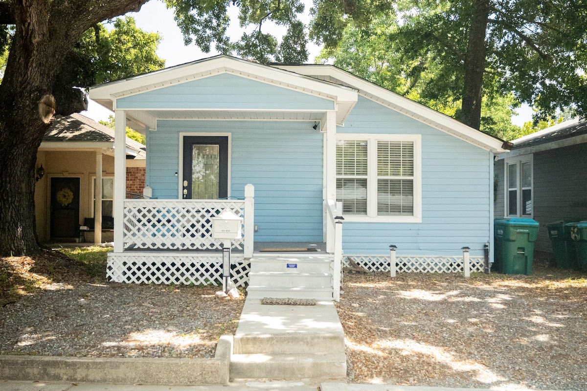 Ocean Blue Bungalow Incredible location near beach