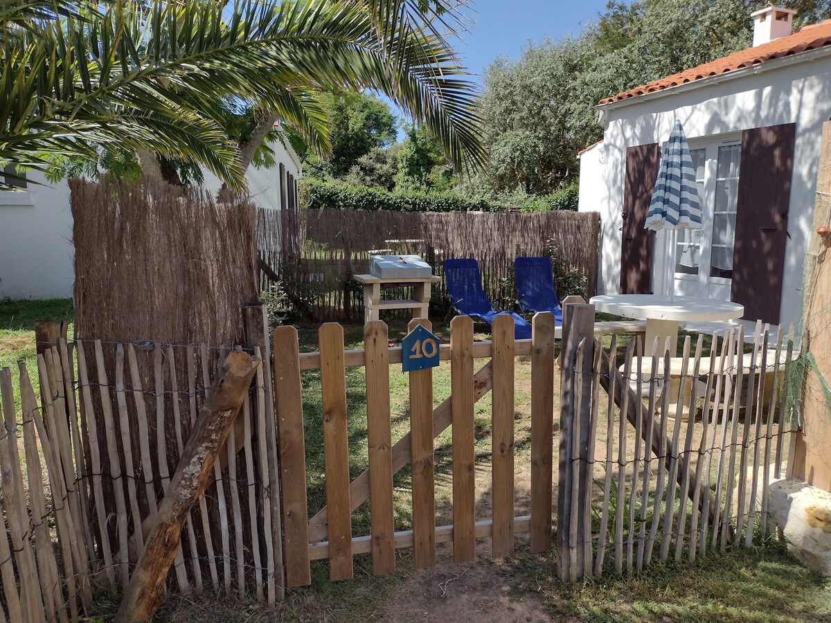 T3 avec jardin, piscine et accès direct à la plage