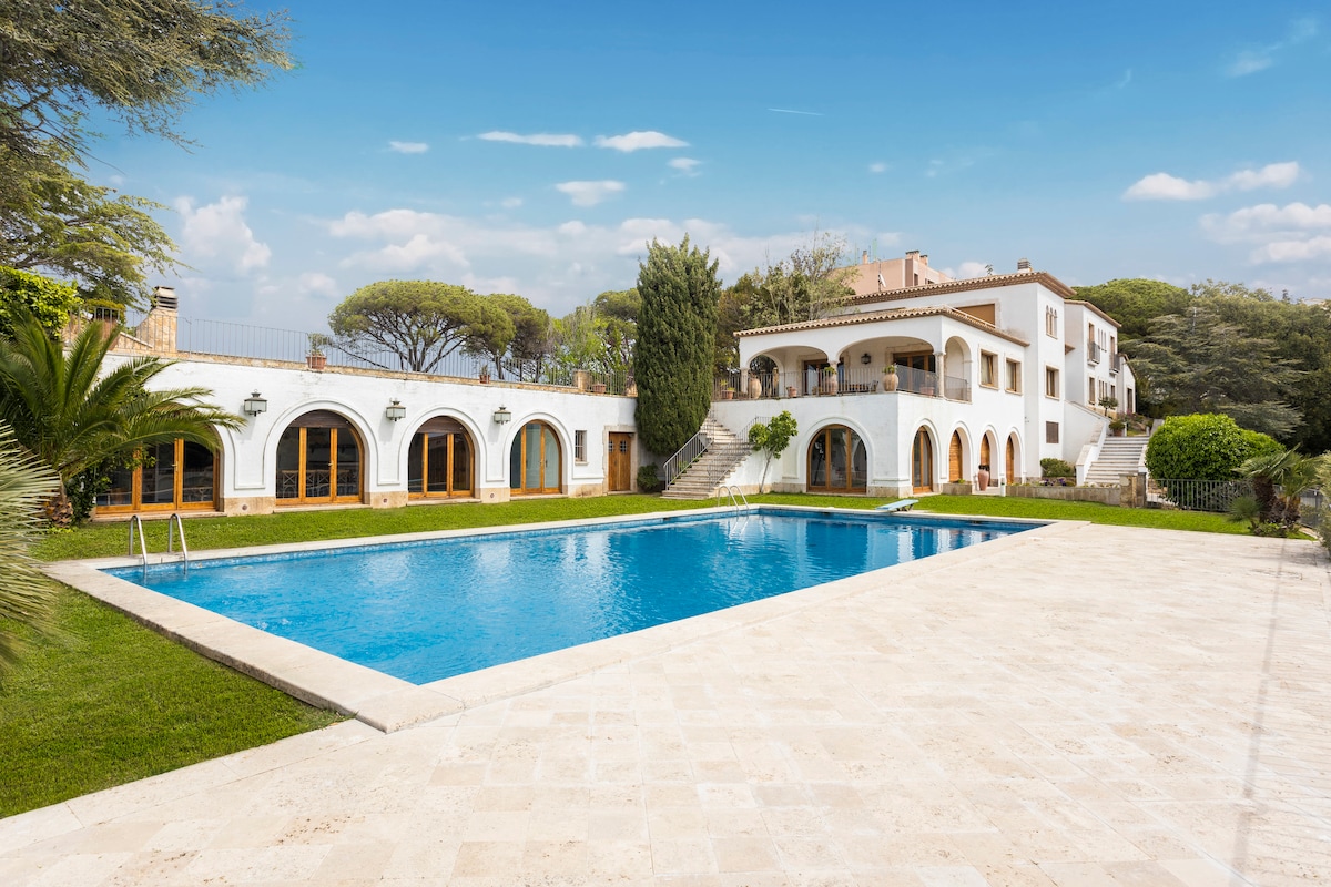 Villa Maricel, Luxurious Villa in Costa Brava