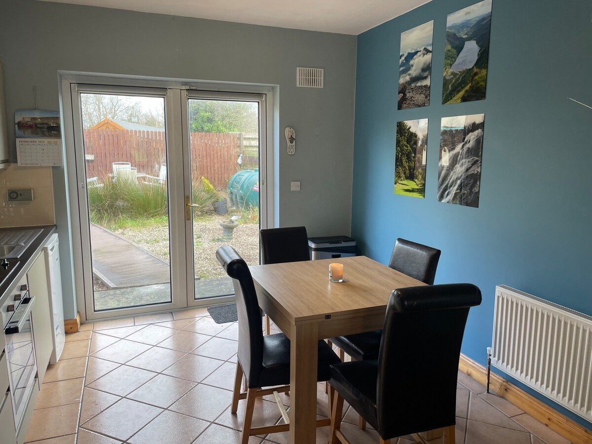 Homely dormer bungalow in Kilmuckridge