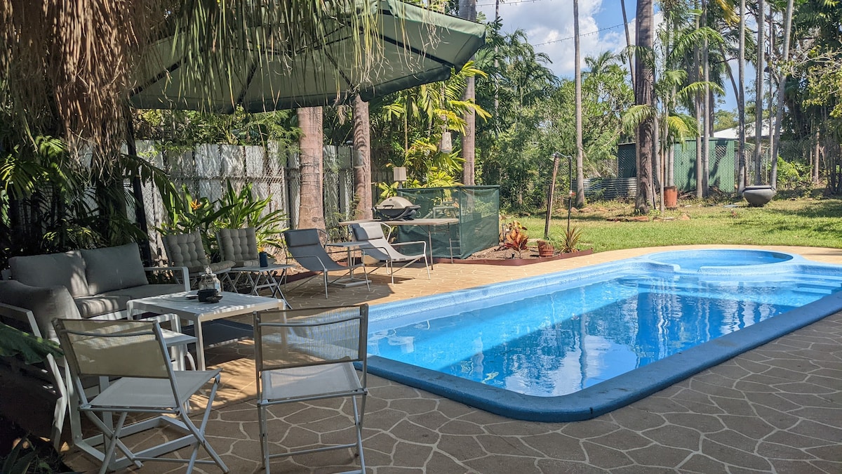 La Casa Tropical - Your own private oasis!