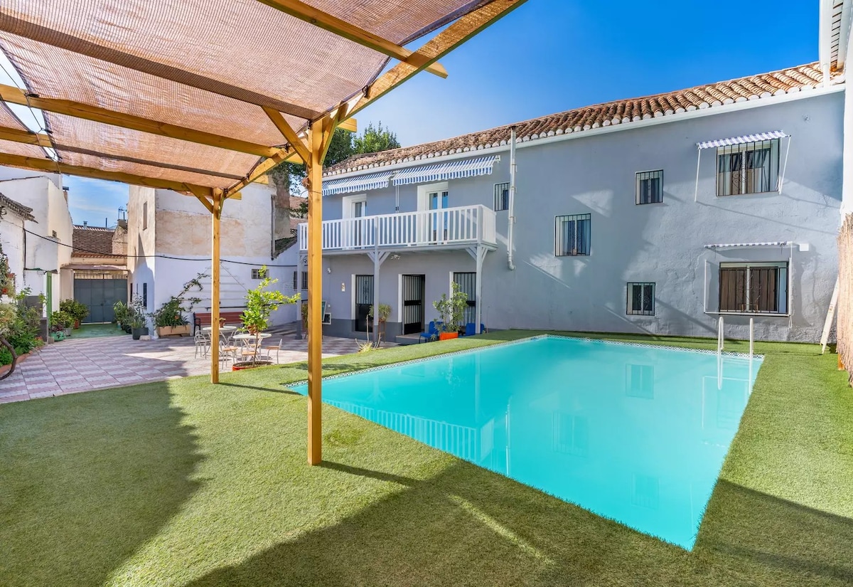 Rural Apartment with pool: Sierra Nevada Viva