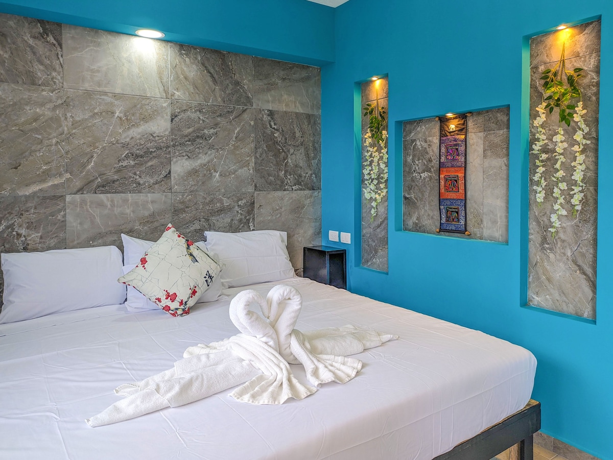 Romantic King Bed Steps to Beach Cenote 300Mbps 7B