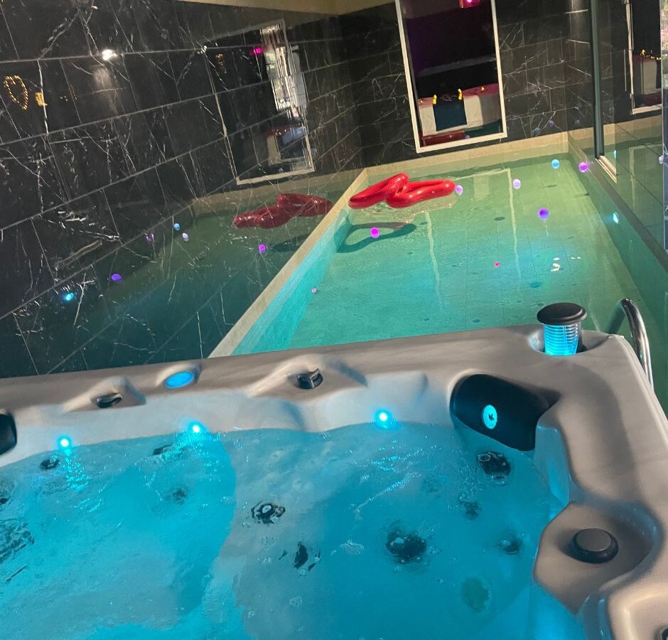 Villa with private spa indoor pool steam room