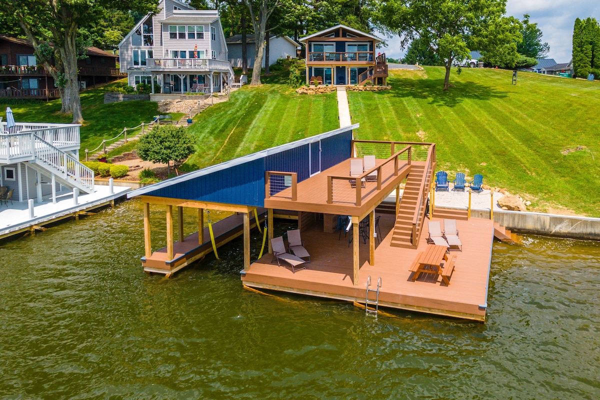New: Lakefront Luxury Haven w/Private Dock