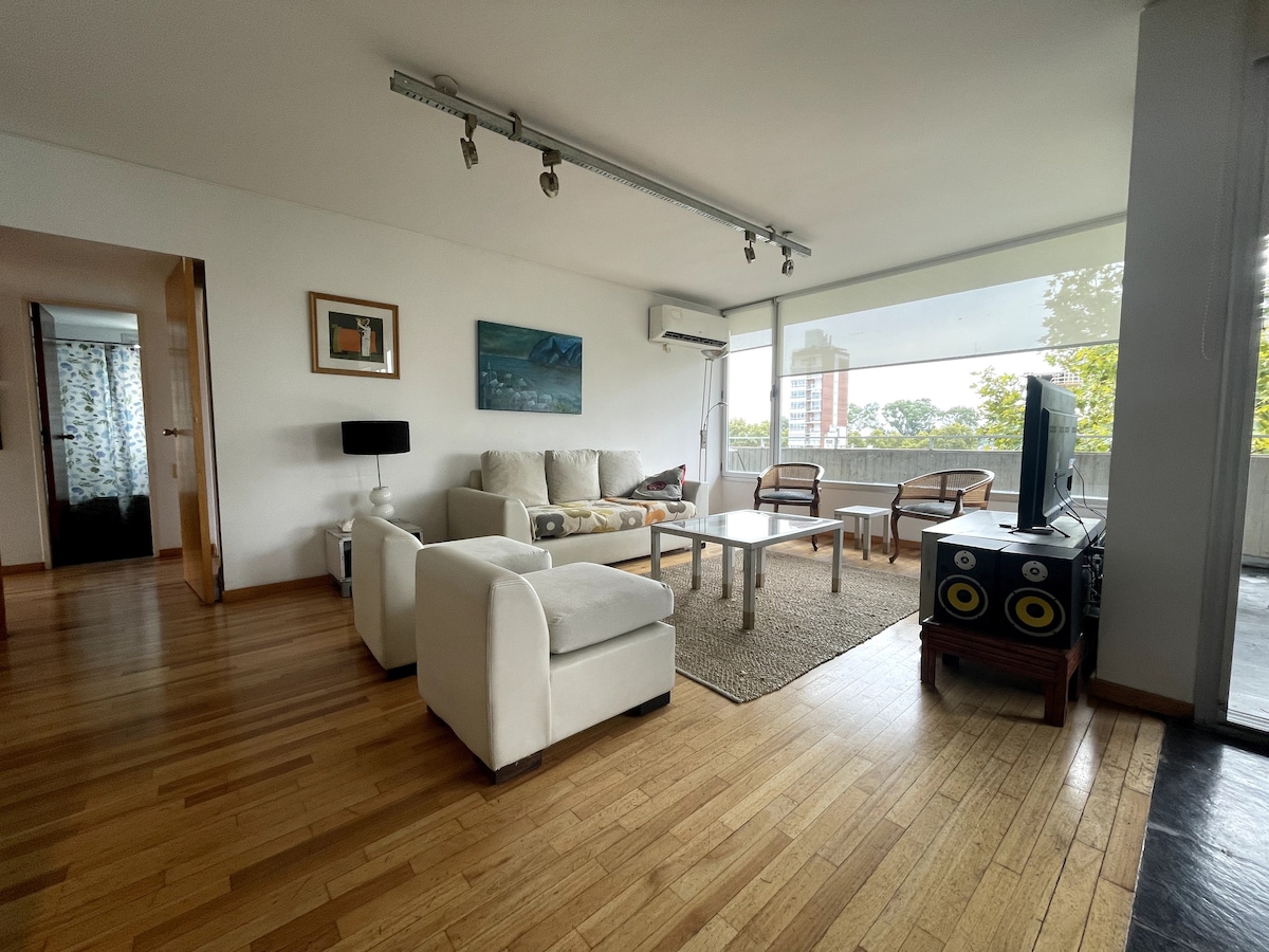 Modern apartment with the balcony in Pichincha