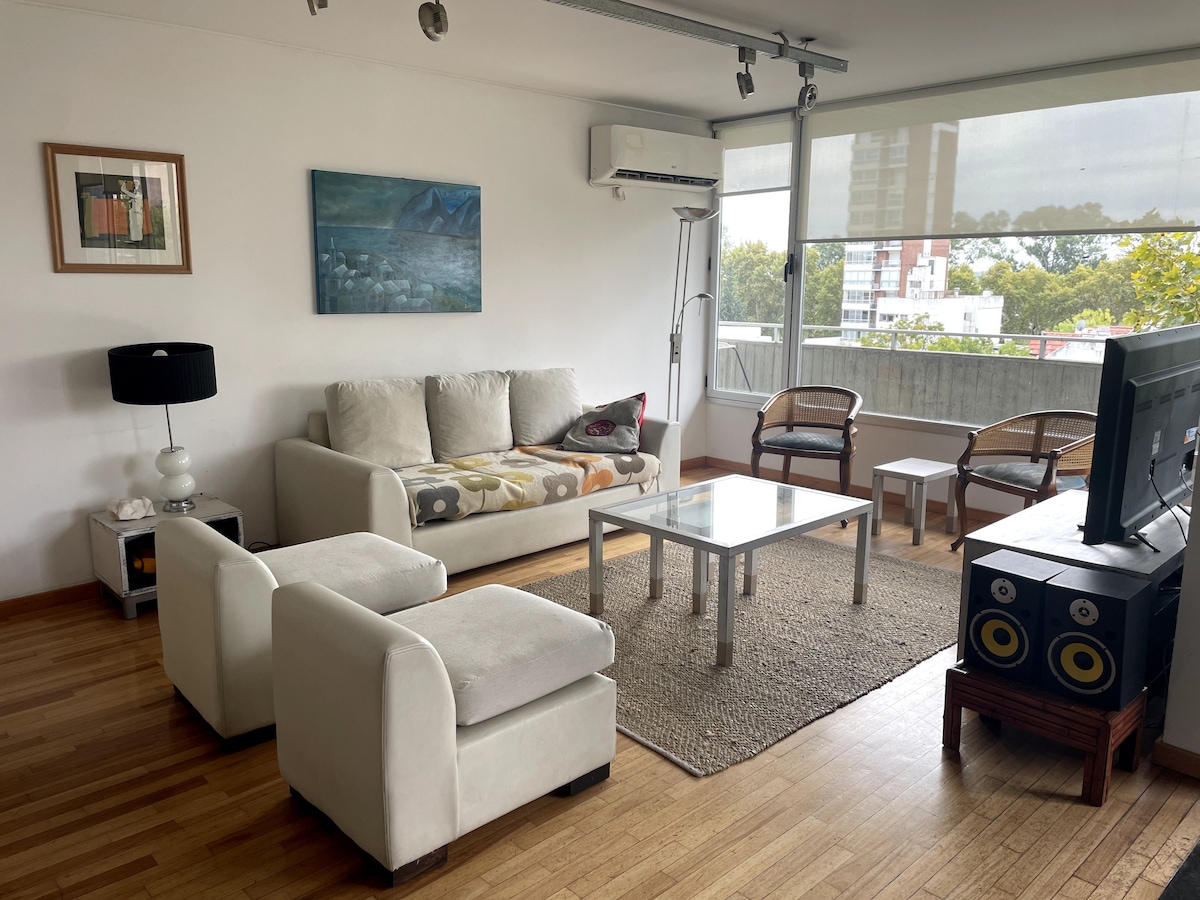 Modern apartment with the balcony in Pichincha