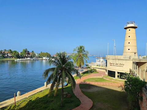 Apartamento con muelle y hermosa vista al mar