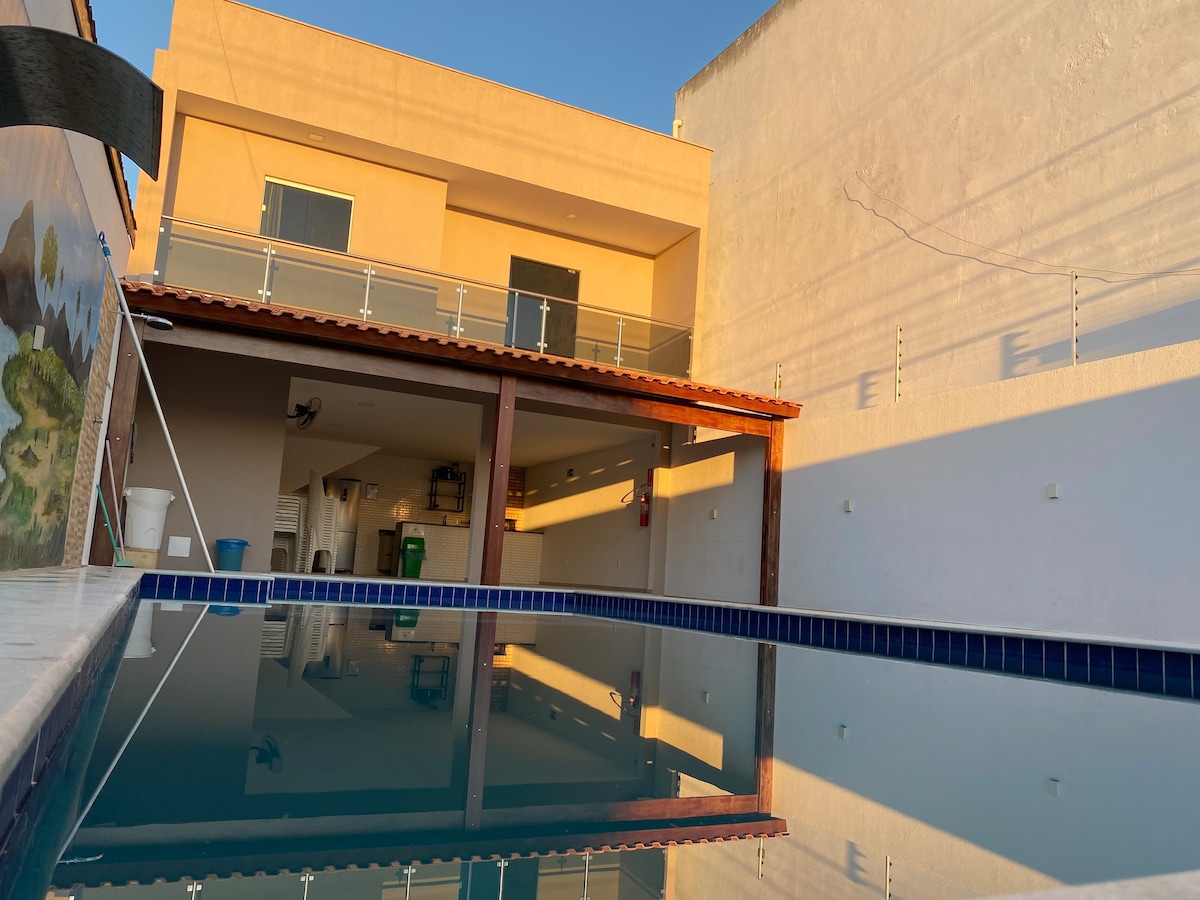 Duplex com piscina e mobiliado