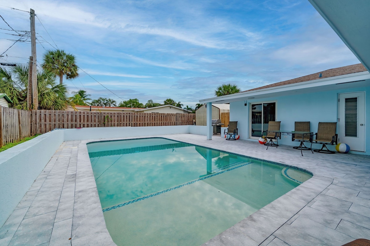 Large House with Salt Water Swimming Pool/heated