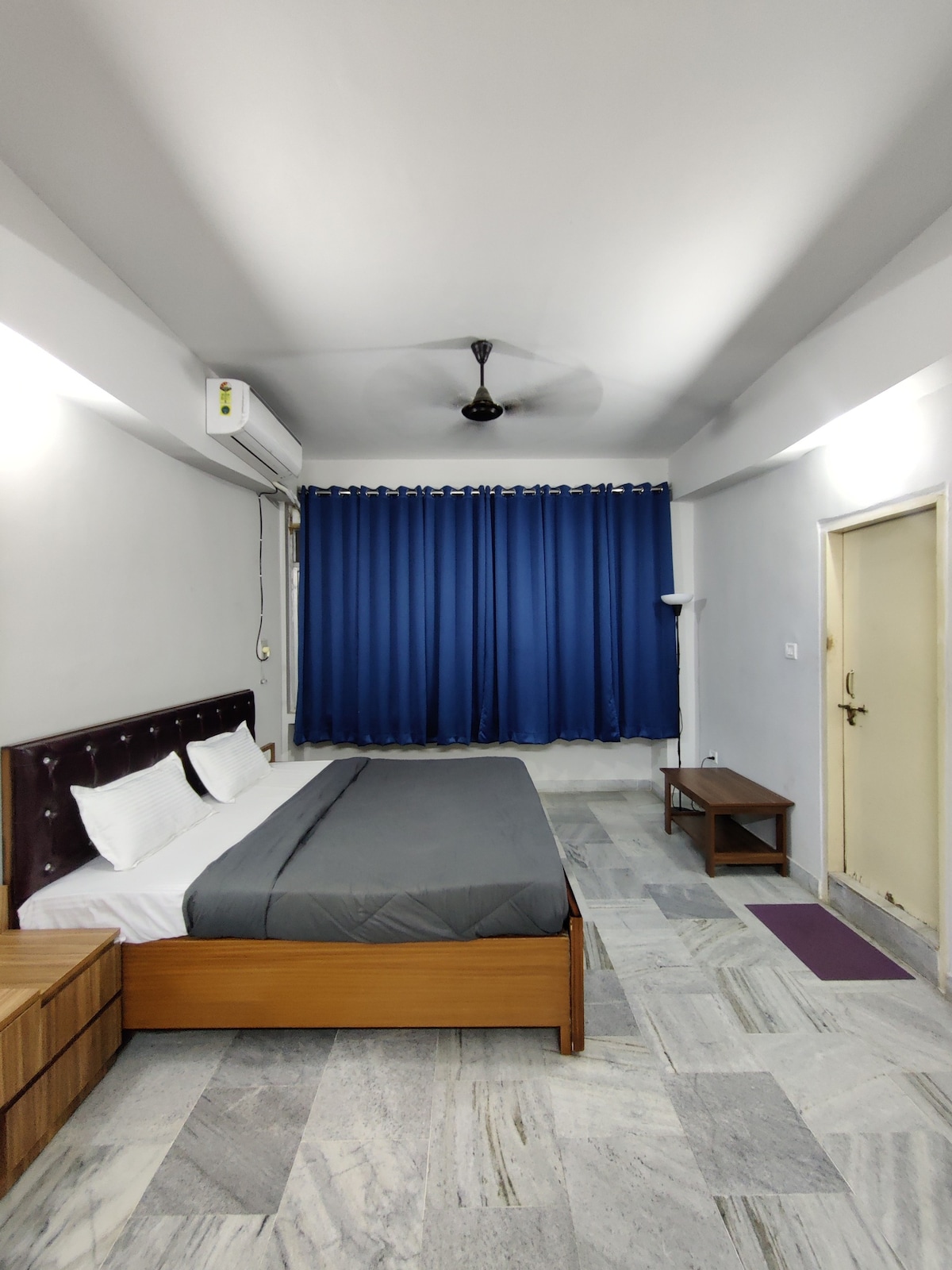 靠近Vishwanath寺庙的3卧室公寓