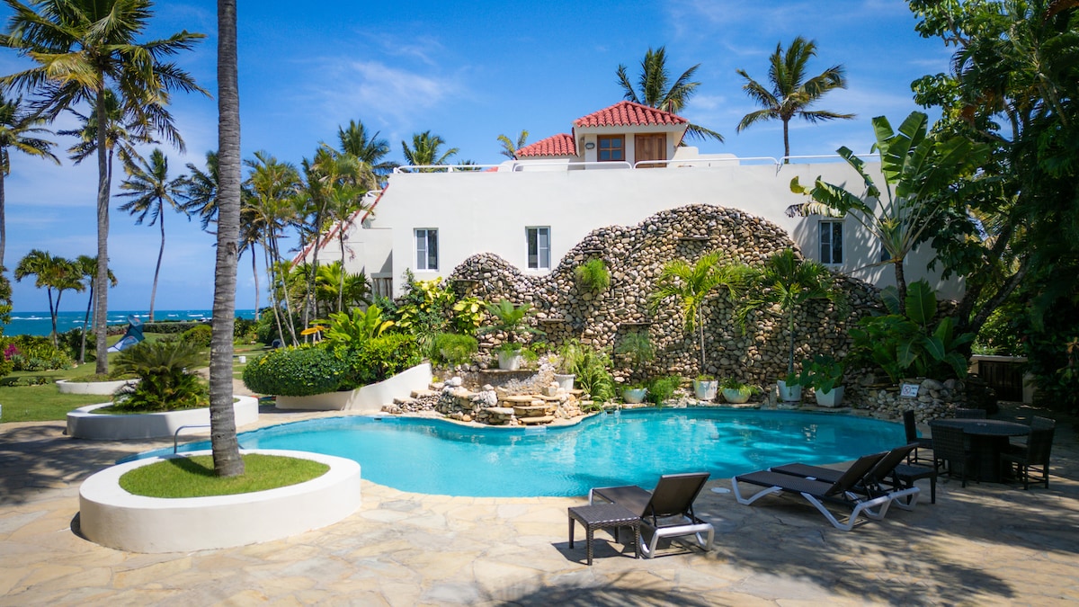 Ocean Front Beach House 6 BR Luxury In Cabarete!