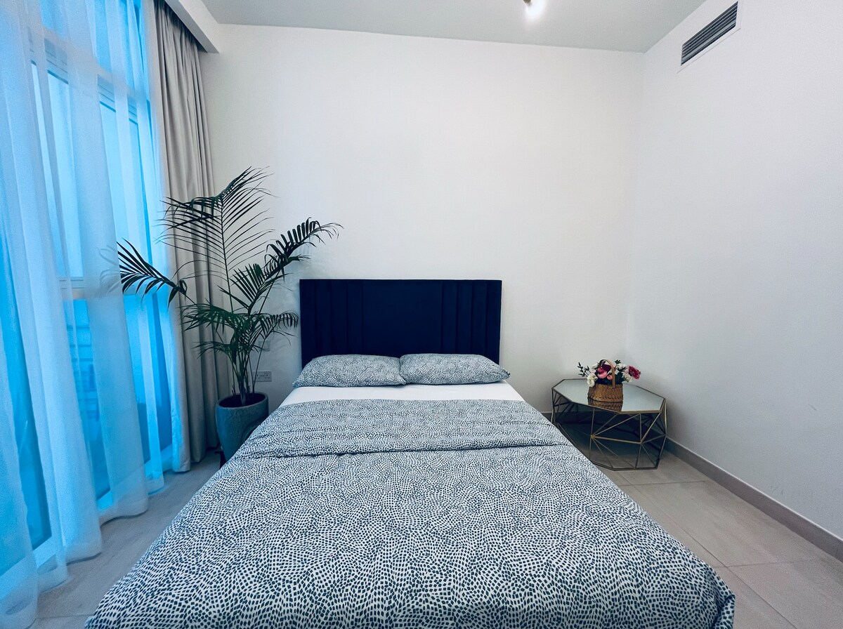 1 Room Al Reem No Kitchen （位于2卧室公寓内）