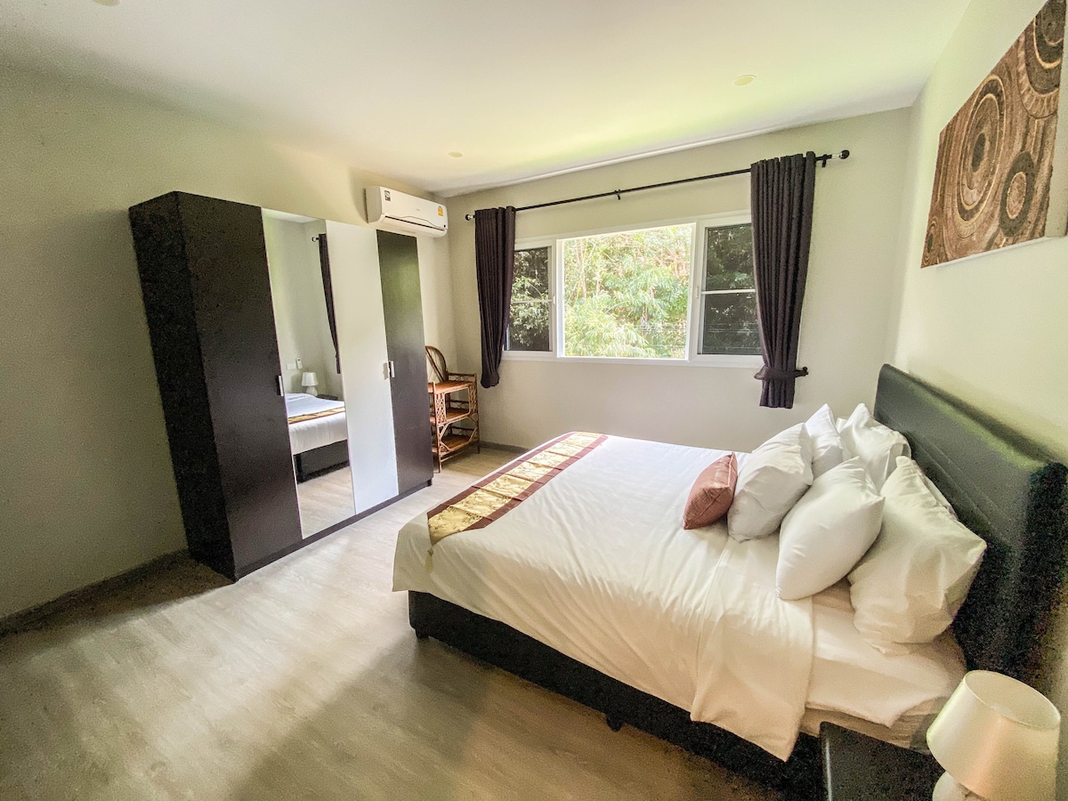Modern 2 Bedroom Eco-Friendly Apartment (Apt 3)