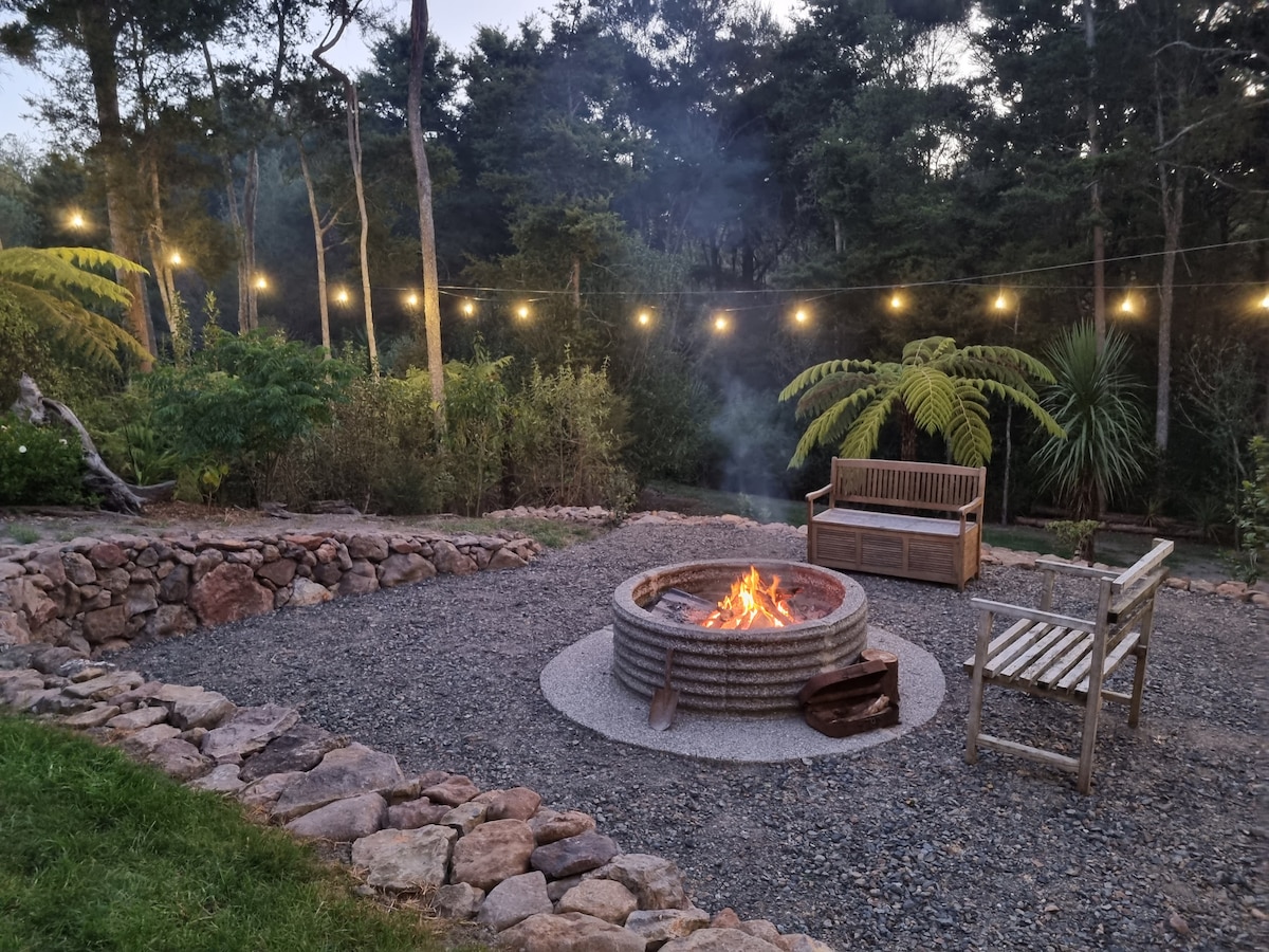 Peaceful Relaxing Close to town
Totara Berry Lodge