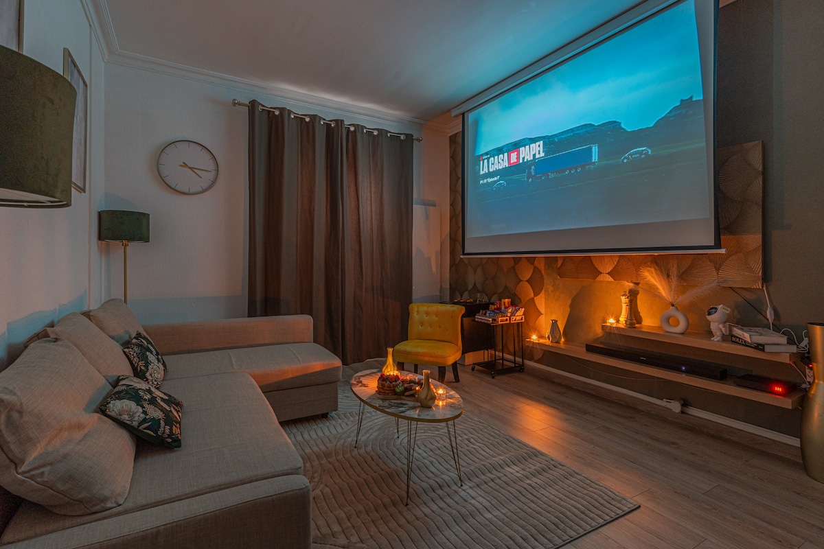 Luxury Cinephile - Netflix - 2 Balcons - Garage