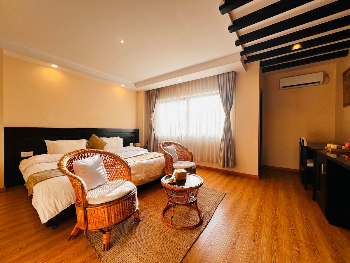 Minimalist Kathmandu stay (Pancha Buddha 203)