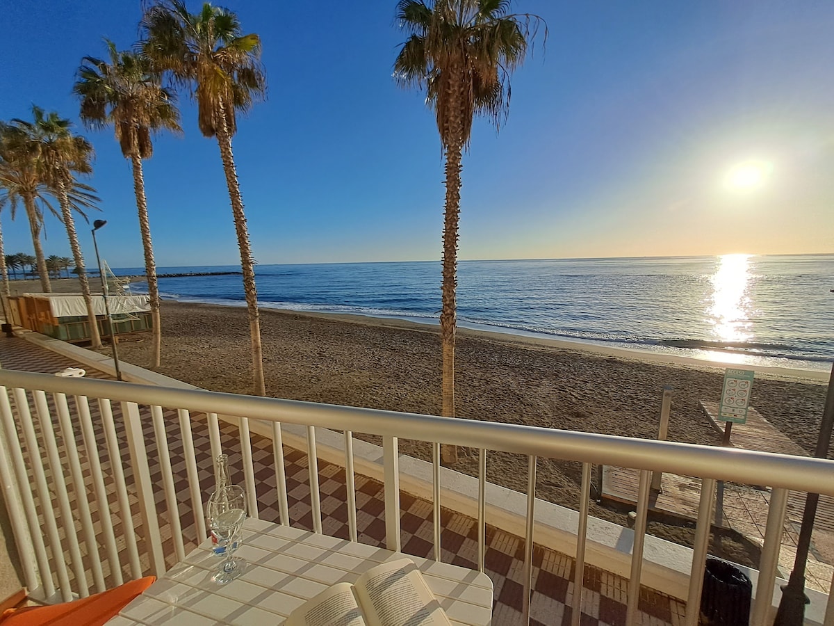 Frente al mar y a pie de playa