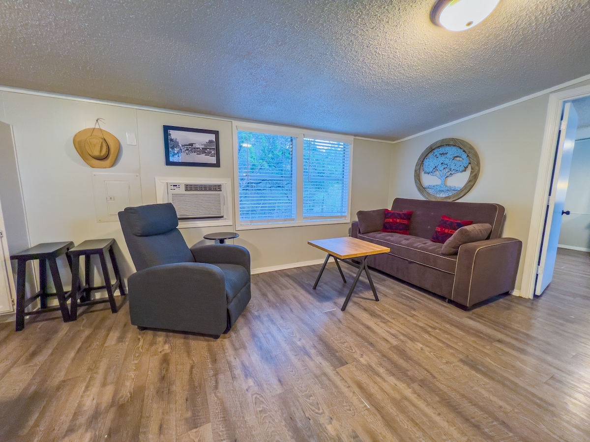 Peaceful Cottage near Fossil Rim | 180° View