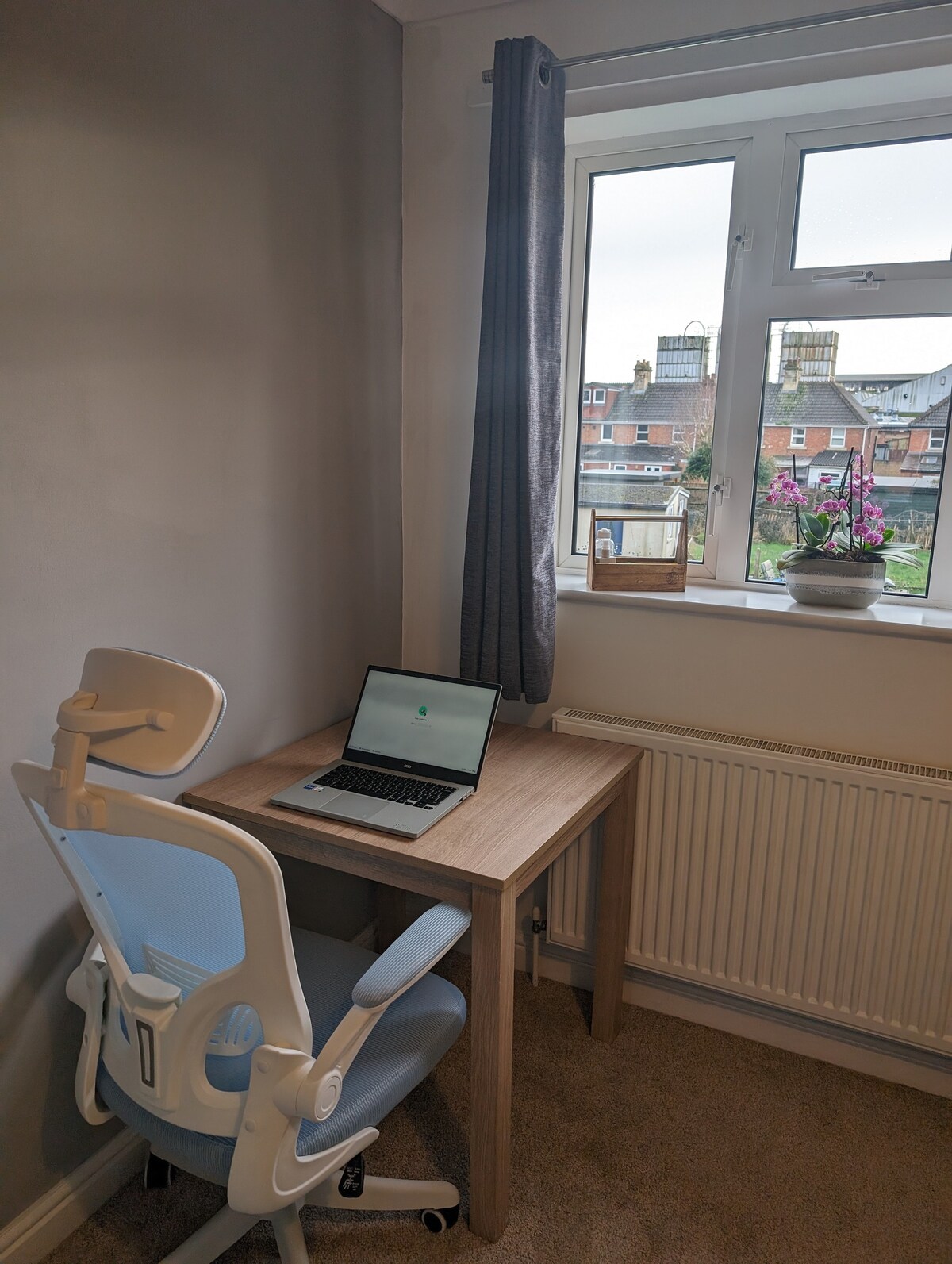 A friendly modern double room in Wiltshire