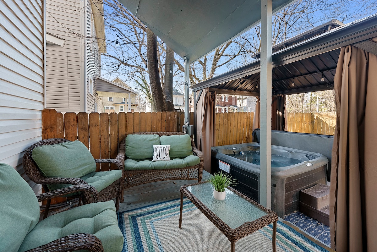 Cozy escape w/ Hot Tub, ideal for family & friends