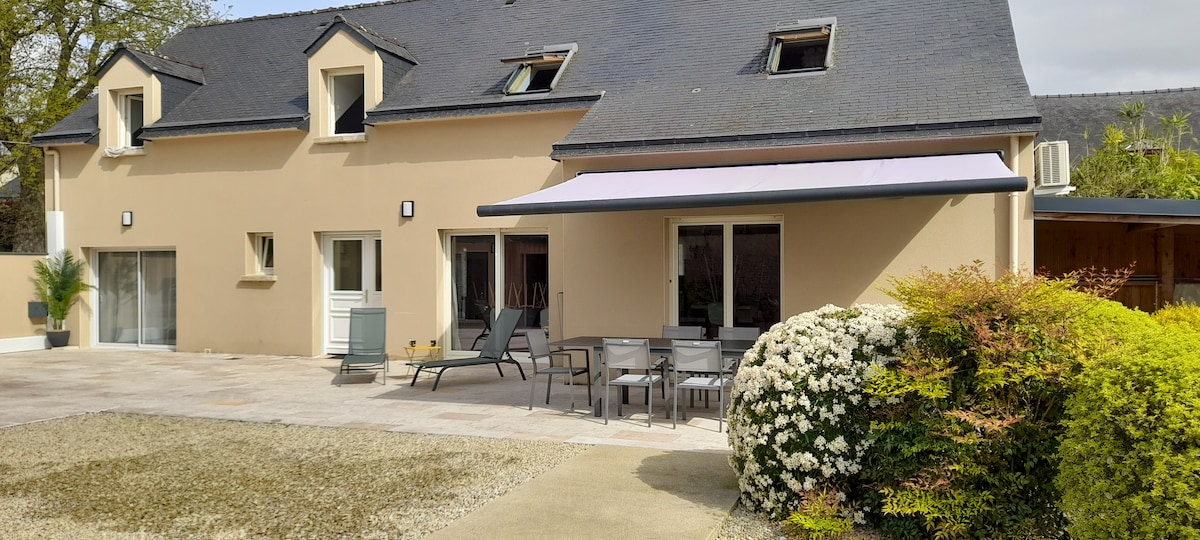 Near Dinan Air-conditioned villa with Sauna