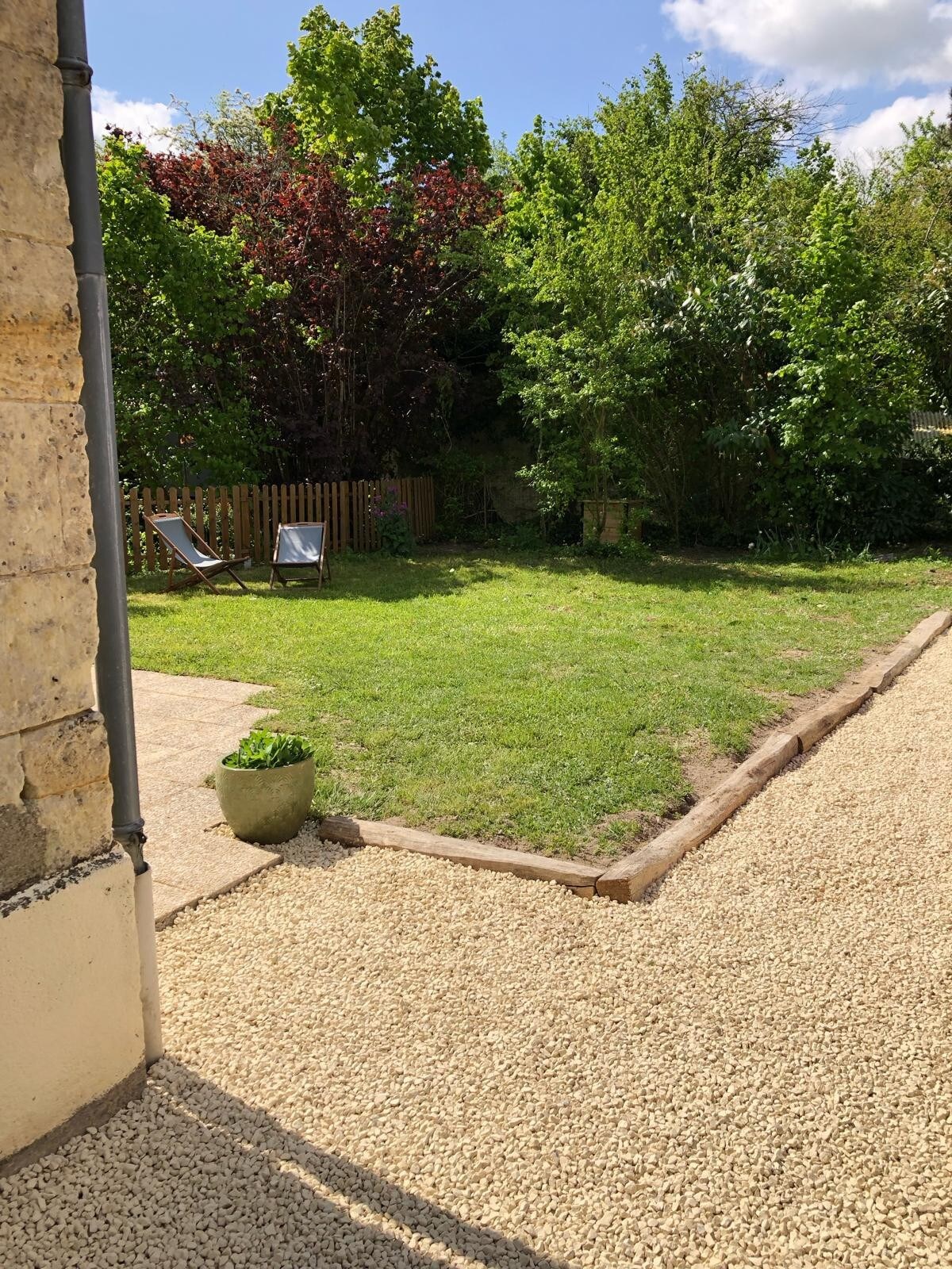 Gîte Les Caves aux Fièvres - Maison et jardin clos