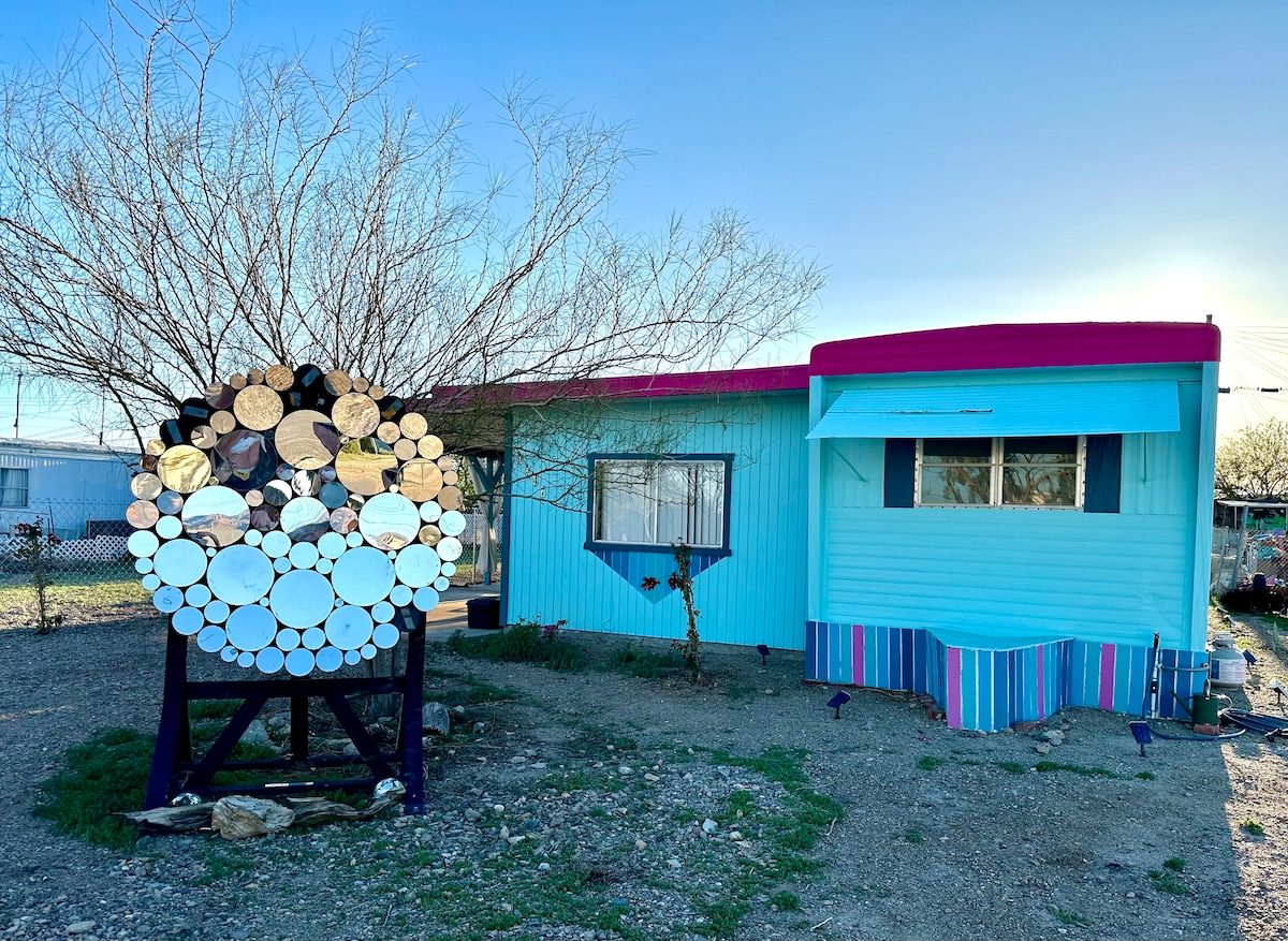 Bombay Beach Abode