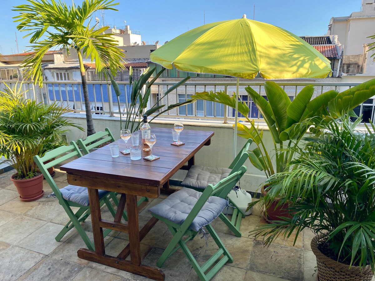 Copacabana rooftop with breakfast