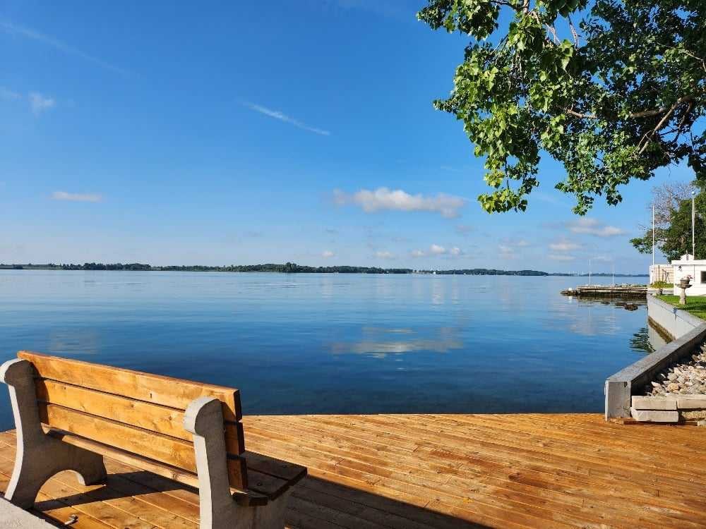 Howe Island Waterfront-Lake access, Relaxing Views